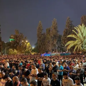 120 ألفا يؤدون صلاتي العشاء والتراويح في المسجد الأقصى