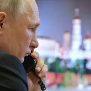 الرئيس الروسي يجري محادثة هاتفية مع ملك البحرين