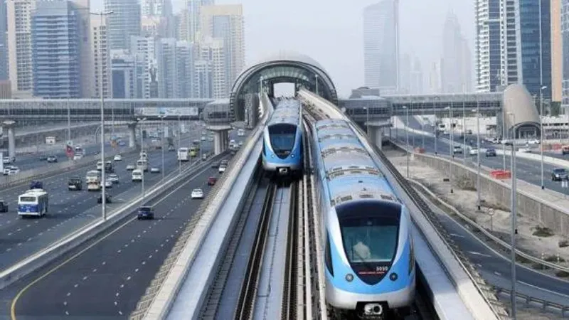 «طرق دبي» توضح محطات المترو العاملة بالخطين الأحمر والأخضر