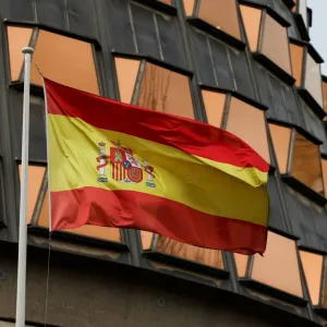 إسبانيا تستدعي سفيرتها من الأرجنتين إلى أجل غير مسمّى