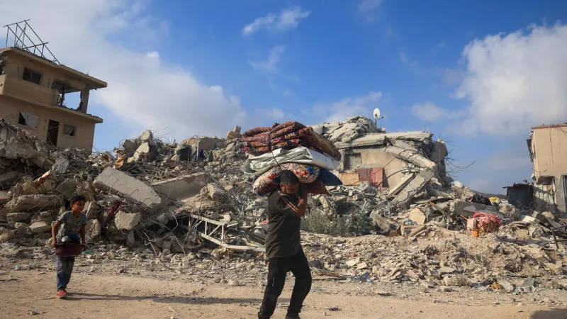 “الشارع”ملاذ سكان غزة دون ماء أو طعام .. بعد أوامر الاحتلال بالإخلاء