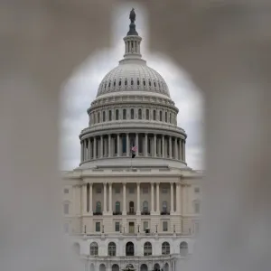 مجلس الشيوخ الأميركي يُصوّت على حزمة مساعدات لأوكرانيا وإسرائيل وتايوان بغالبية 80 صوتاً