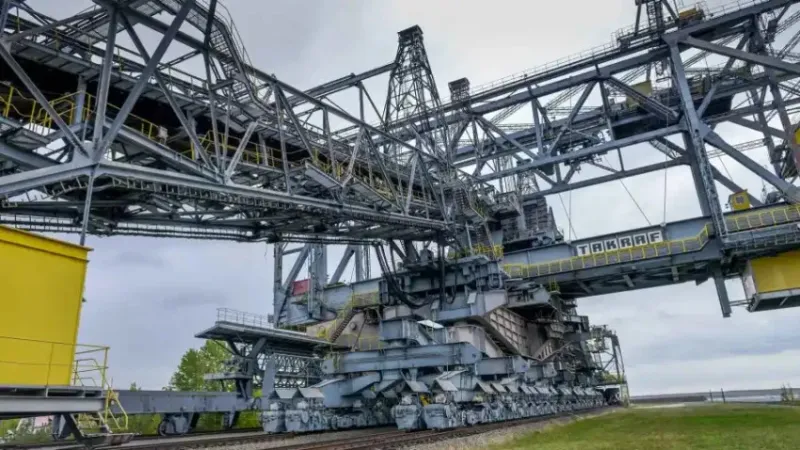 مخصصة لإستخراج الفحم: تعرف على أكبر مركبة متحركة على وجه الأرض