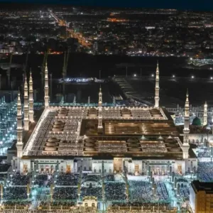 أجواء روحانية غامرة في ليلة السابع والعشرين من رمضان بالمسجد النبوي الشريف