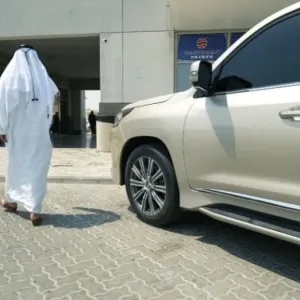 شرطة أبوظبي تحذّر من ترك المركبة في وضعية التشغيل