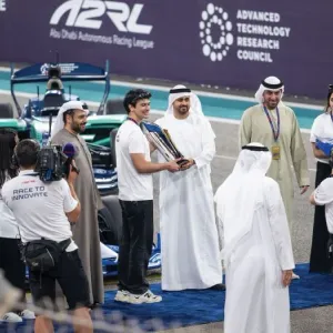 ذياب بن محمد بن زايد يتوج الفائزين بالنسخة الأولى من دوري أبوظبي للسباقات الذاتية
