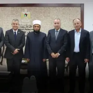 البنك الإسلامي ووزارة الأوقاف يبحثان تعزيز التعاون المشترك