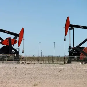 النفط يتراجع وسط مخاوف تراجع الطلب بسبب الفائدة المرتفعة