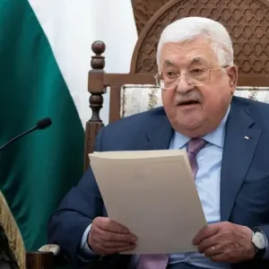 عباس يدعو الدول المانحة لدعم الحكومة الفلسطينية الجديدة