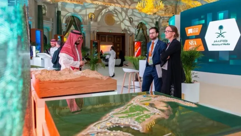 السعودية تعمل على خطة لاستقطاب السياح بالتوسع في المطارات السياحية