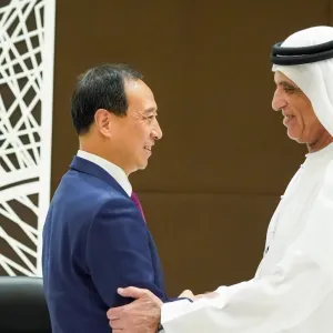 سعود بن صقر يستقبل عمدة مدينة دونغقوان الصينية