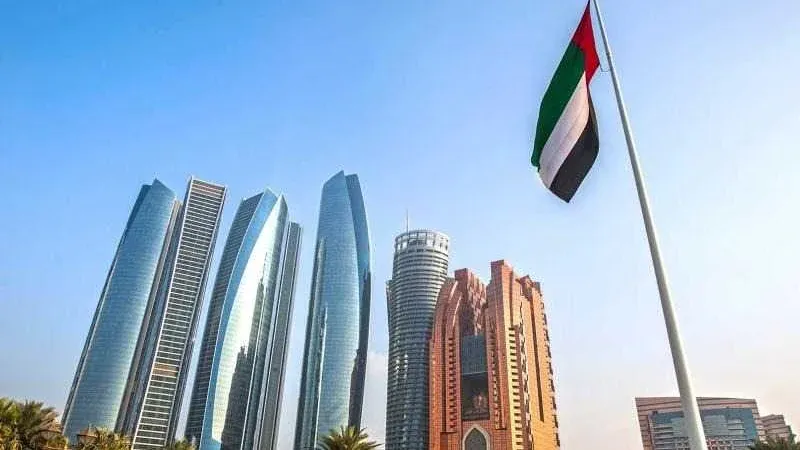 «الوطني»: استدامة النمو غير النفطي في الإمارات بمعدلات مرتفعة