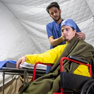 المستشفى الإماراتي العائم يجري جراحات نوعية لمرضى ومصابين فلسطينيين