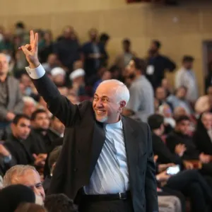 الإصلاحي بزشكيان يتقدم في الجولة الثانية من انتخابات الرئاسة الإيرانية