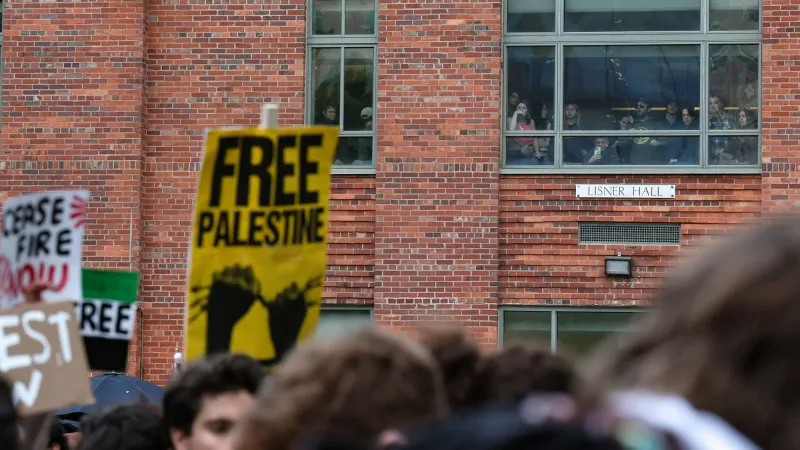 استمرار الاحتجاجات المناهضة للعدوان الإسرائيلي داخل الجامعات الأميركية التفاصيل: http://tinyurl.com/5bk29hsv #قناة_الغد #فلسطين #غزة