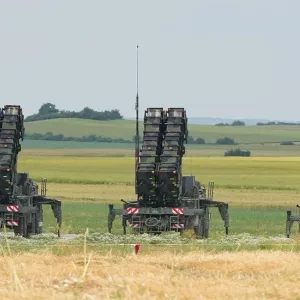 بولندا: لن نرسل أنظمة الدفاع الجوي "باتريوت" إلى أوكرانيا