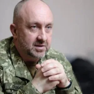 قائد عسكري أوكراني يتوقع تقدماً للقوات الروسية قبل وصول إمدادات الأسلحة