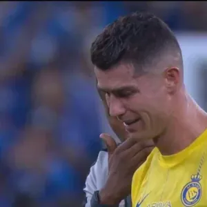 شاهد.. بكاء كريستيانو بعد خسارة النصر أمام الهلال في نهائي كأس الملك