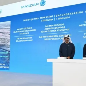 الرئيس الأذربيجاني يشهد مراسم وضع حجر الأساس لمشاريع طاقة شمس ورياح تطورها "مصدر"