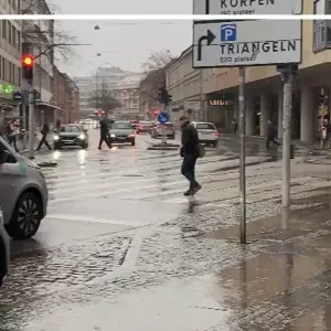 لايف من السويد ..عكس مصر تماما ..موجة صقيع منعشة وسقوط أمطار في مدينة مالمو