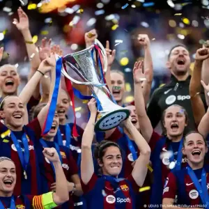 برشلونة يدخل حقبة الهيمنة على عالم كرة القدم النسائية