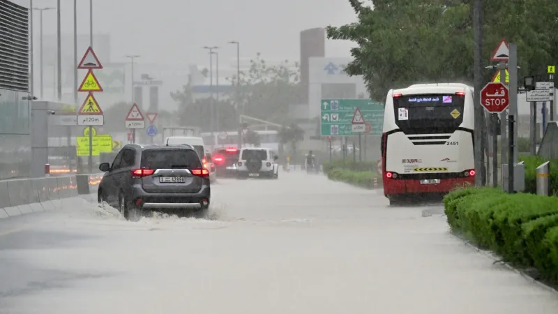 الإمارات تشهد هطول "أكبر كميات أمطار في تاريخها الحديث".. ومركز الأرصاد يعلن توقعاته