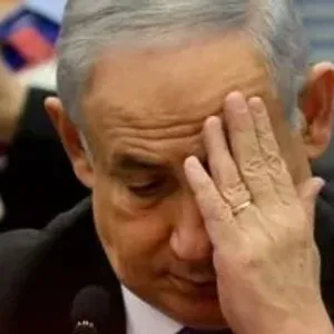 عائلات الأسرى الإسرائيليين مطالبين نتنياهو بصفقة تبادل: لقد سئمنا