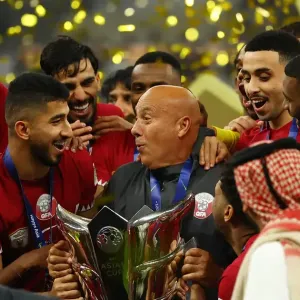 منتخب قطر يكافئ ماركيز لوبيز بعقد جديد