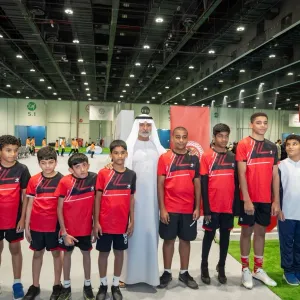 نهيان بن مبارك يزور الألعاب الإماراتية للمدارس الموحدة