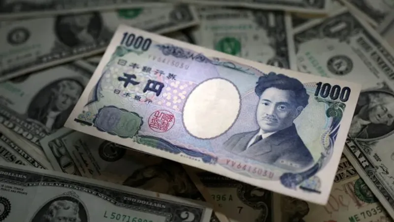 الين الياباني يهبط لأدنى مستوياته في 34 عاما أمام الدولار