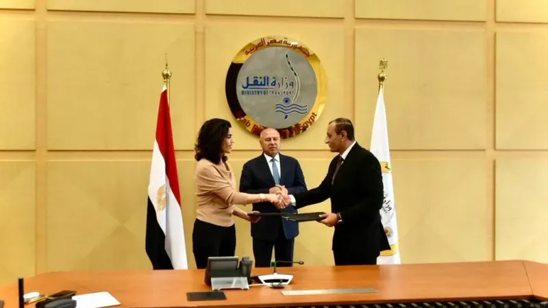 "النقل" المصرية توقع مذكرة تفاهم مع "الغانم" الكويتية لتطوير ميناء برنيس