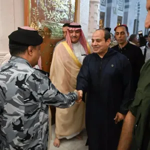 الرئيس المصري يزور المسجد النبوي (صور)