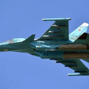 صحيفة أمريكية تنشر تقريرا عن القدرات الاستثنائية لمقاتلات "سو-34" الروسية