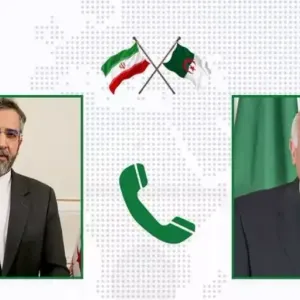 مكالمة هاتفية بين عطاف ونظيره الإيراني