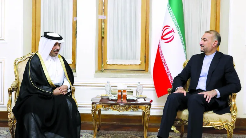وزير الخارجية الإيراني يجتمع مع سفيرنا
