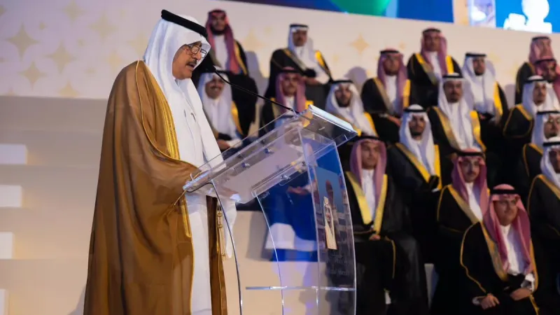 الأمير عبد الإله بن عبد العزيز يرعى حفل تخريج طلبة "كلية الأعمال" في جامعة الفيصل