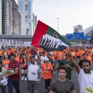 حمدان بن محمد يتقدّم المشاركين في "تحدي دبي للجري"