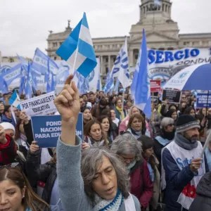 فيديو. احتجاجًا على إجراءات التقشف الحكومية... المعلمون الأرجنتيون يضربون عن العمل