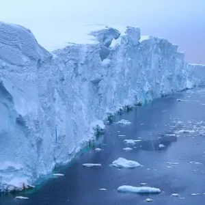 يعادل 10 أضعاف حجم بريطانيا.. «ذوبان جليدي» في القطب الجنوبي