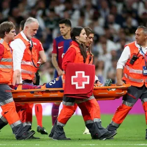 تقارير: صدمة لـ برشلونة بشأن إصابة دي يونج في مباراة ريال مدريد