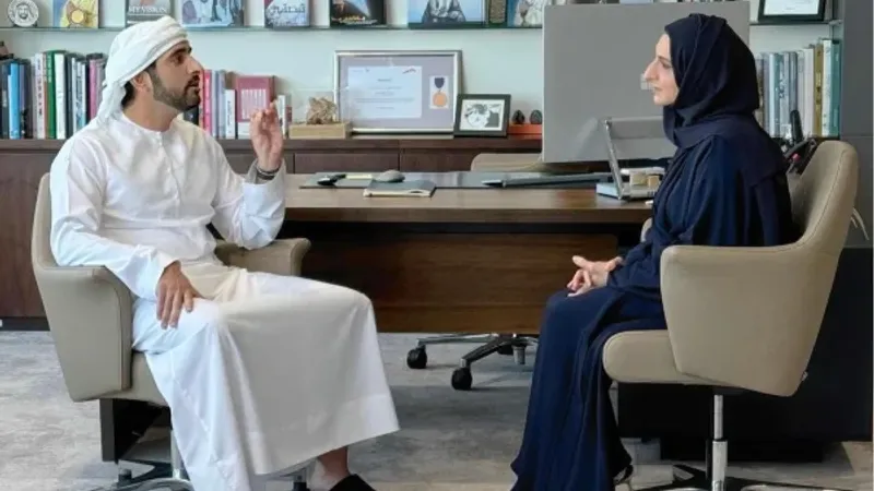بالفيديو| حمدان بن محمد يزور هالة بدري في مكتبها للاطمئنان على صحتها