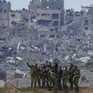 تقرير: 30 جنديا إسرائيليا يرفضون الاستعداد لعملية اجتياح رفح  https://arabic.euronews.com/2024/04/28/30-israeli-solders-reject-rafah-invasion-order-ar...