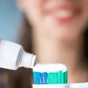 عادات يومية حافظ عليها لحماية أسنانك من التسوس والبكتيريا