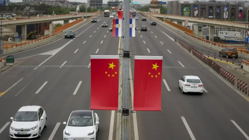 أول جولة أوروبية له منذ خمس سنوات.. بعد فرنسا، سيتوجه الرئيس الصيني إلى المجر وصربيا