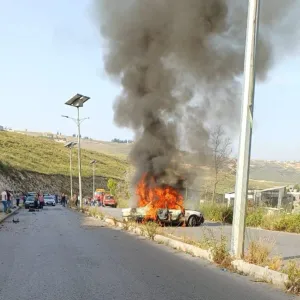 لبنان.. مقتل شخص وإصابة 3 طلاب باستهداف مسيرة إسرائيلية سيارة على طريق النبطية (فيديو + صور)