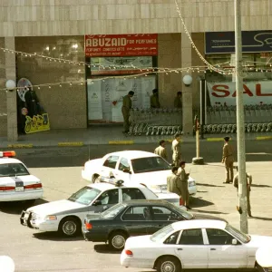 السعودية.. مواطن يقتل رجلا وامرأة بسلاح ناري والأمن يعقّب