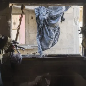 الاحتلال يهدم منزل أسيرين في "بني نعيم" شرق الخليل