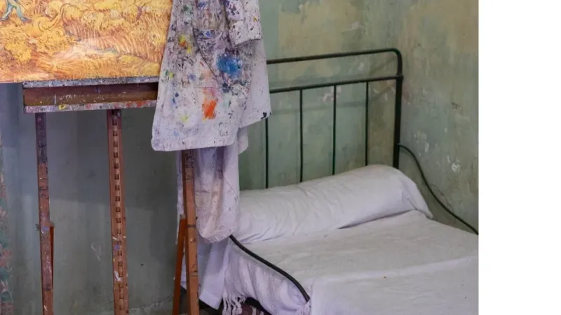 شاهد غرفة نوم فان جوخ داخل دير فرنسي لتلقى العلاج النفسى "صور"