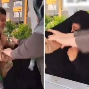 شاهد: تركية تعتدي على سيدتين وتحاول انتزاع حجابهما داخل حديقة بأنقرة