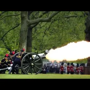 شاهد: طلقات مدفعية في مناطق بريطانية مختلفة احتفالاً بذكرى تتويج الملك تشارلز الثالث